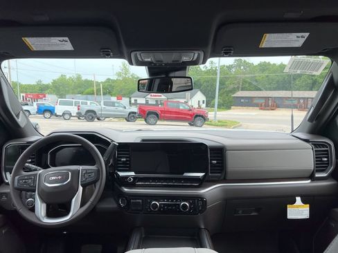 New 2026 GMC Sierra 3500 SLT w/ SLT Convenience Package AWD/4WD image 10