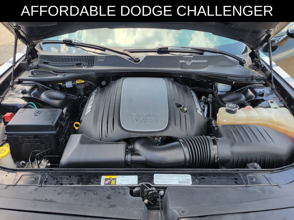 Used 2014 Dodge Challenger R/T RWD image 26