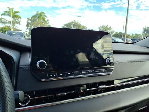 Used 2024 Mitsubishi Outlander SE image 10