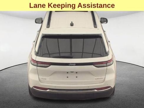 Used 2023 Jeep Grand Cherokee Laredo w/ Luxury Tech Group I image 7