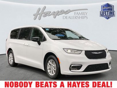 New 2026 Chrysler Pacifica Select