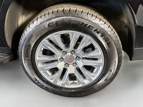 Used 2025 GMC Yukon Denali AWD/4WD image 18