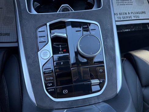 Used 2024 BMW X7 xDrive40i image 28