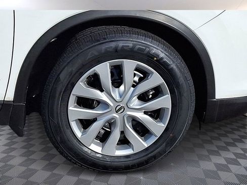 Used 2018 Nissan Rogue S image 8