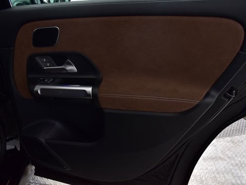 Certified 2025 Mercedes-Benz GLB 35 AMG 4MATIC image 37