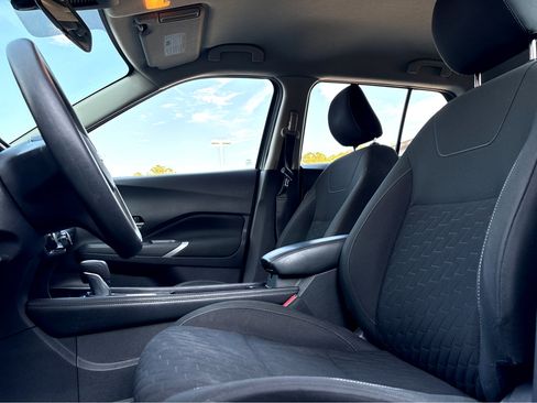 Used 2021 Nissan Kicks SV w/ Exterior Package image 10