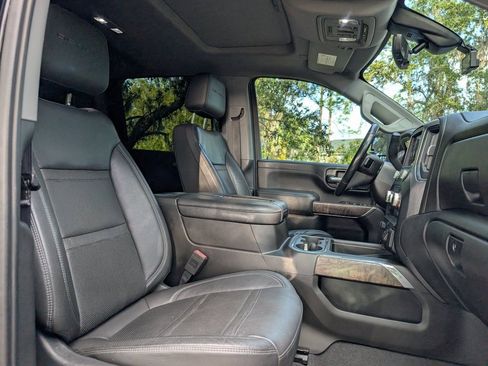 Used 2020 GMC Sierra 2500 Denali w/ Denali Ultimate Package image 18