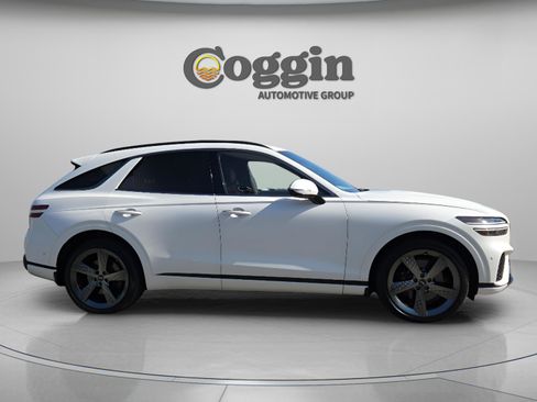 Used 2023 Genesis GV70 2.5T w/ Sport Prestige Package image 6