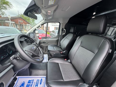 Used 2023 Ford E-Transit Low Roof image 10
