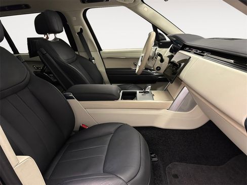Used 2024 Land Rover Range Rover Long Wheelbase SE image 15