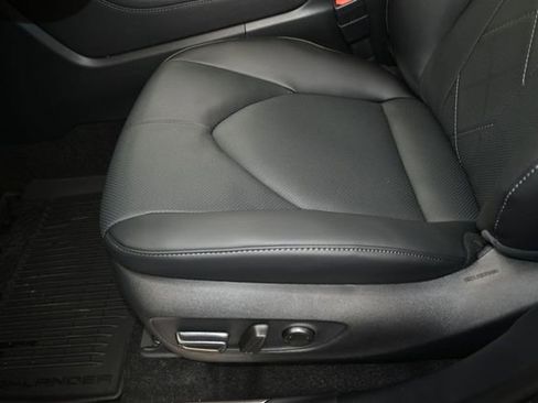 New 2026 Toyota Highlander Platinum AWD/4WD image 11