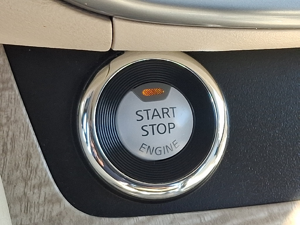 Used 2020 Nissan Murano SL w/ Moonroof Package AWD/4WD image 23