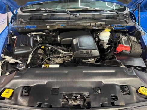 Used 2021 RAM 1500 Warlock w/ Warlock Decor Package AWD/4WD image 10
