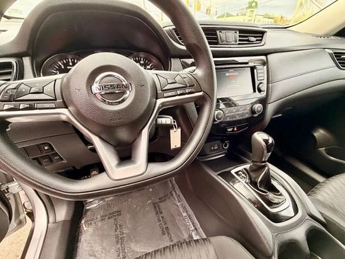 Used 2018 Nissan Rogue S image 10
