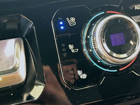 Used 2023 GMC Sierra 1500 AT4 image 21