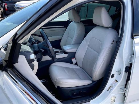 Used 2023 Nissan Altima 2.5 SL FWD image 23