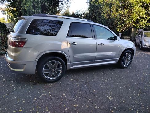 Used 2012 GMC Acadia Denali image 17
