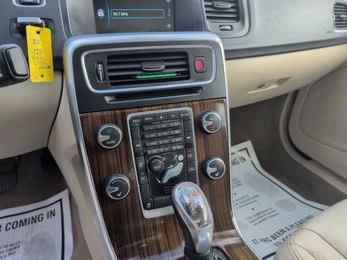 Used 2013 Volvo S60 T5 image 20