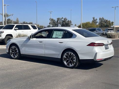 New 2025 BMW 530i image 8
