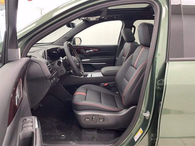 New 2027 Chevrolet Traverse RS w/ LPO, Floor Liner Package AWD/4WD image 9