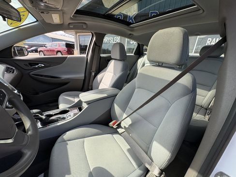 Used 2024 Chevrolet Malibu LT image 31