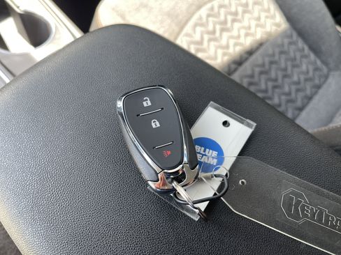 Used 2023 Chevrolet Equinox LT image 41