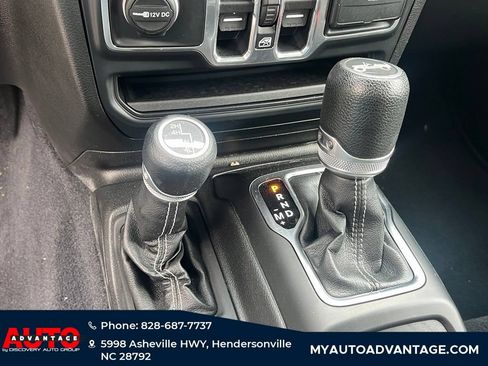 Used 2019 Jeep Wrangler Unlimited Sahara w/ Cold Weather Group AWD/4WD image 11