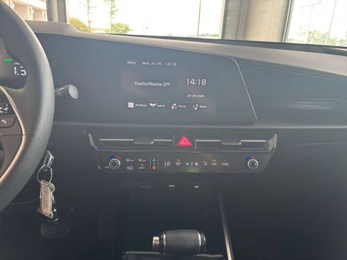 Used 2026 Kia Niro LX FWD image 17