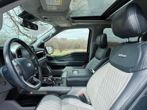 Used 2022 Ford F150 Limited image 10