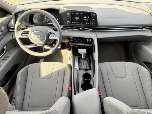 New 2025 Hyundai Elantra Sport FWD image 9