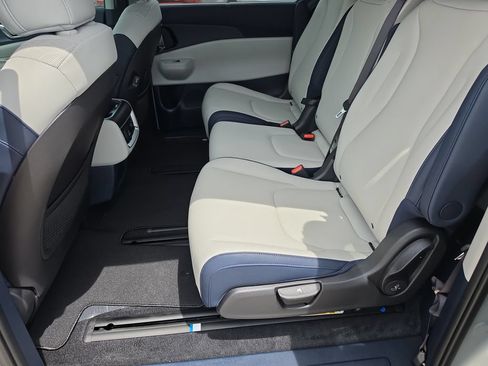 New 2026 Kia Carnival SX FWD image 17