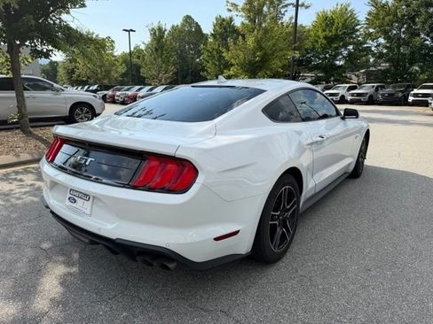 Used 2022 Ford Mustang GT RWD image 5