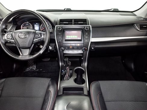 Used 2016 Toyota Camry SE FWD image 23