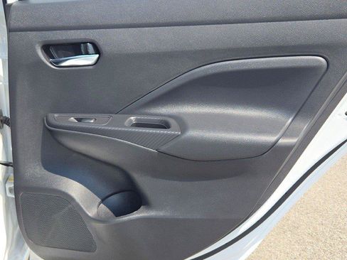 Used 2025 Nissan Versa SV FWD image 9