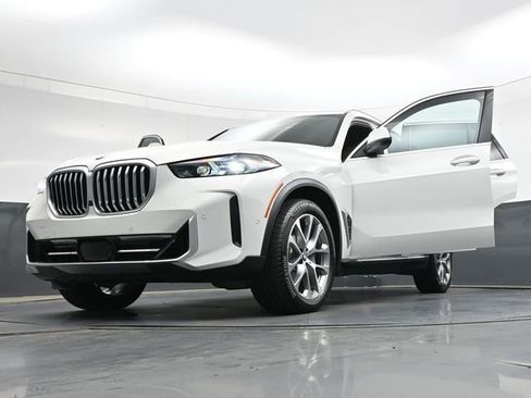 Used 2025 BMW X5 xDrive40i AWD/4WD image 44
