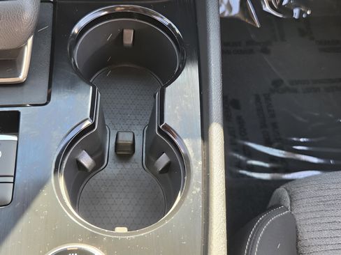 Used 2022 Nissan Rogue SV image 16