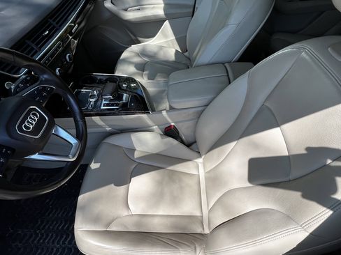 Used 2018 Audi Q7 3.0T Premium image 16