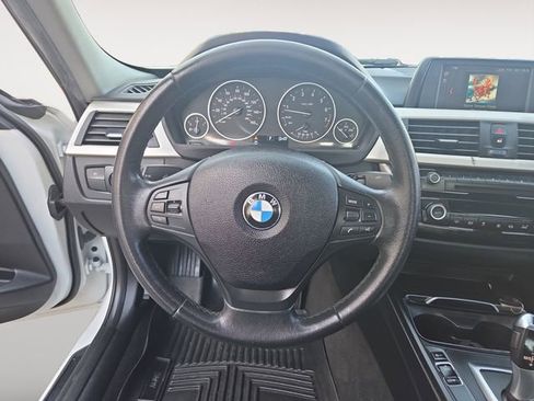 Used 2018 BMW 320i Sedan image 12