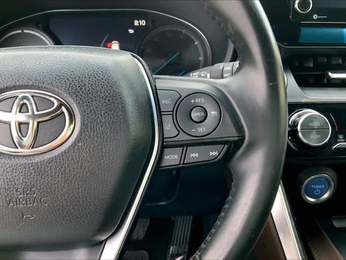 Used 2022 Toyota Venza XLE AWD/4WD image 23