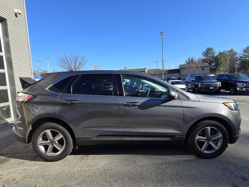 Used 2022 Ford Edge SEL w/ Convenience Package image 2