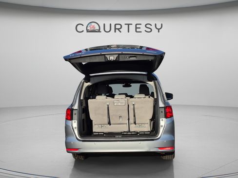 Used 2023 Honda Odyssey Touring image 11