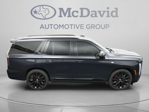 Used 2026 Cadillac Escalade Platinum Sport w/ LPO, ONYX Package AWD/4WD image 39