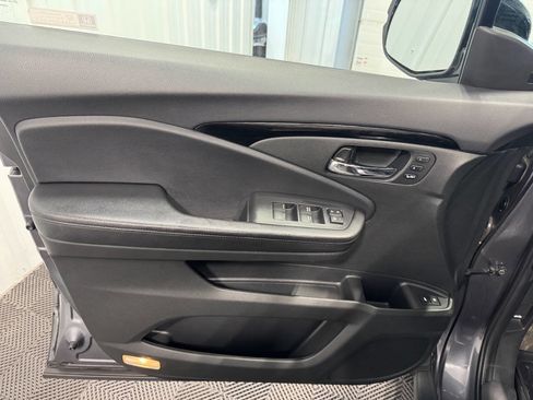 Used 2019 Honda Pilot Touring image 10