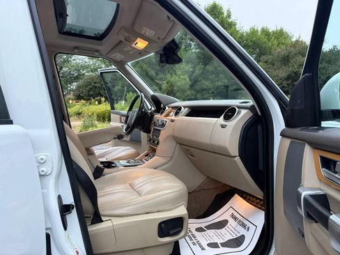 Used 2016 Land Rover LR4 AWD/4WD image 13