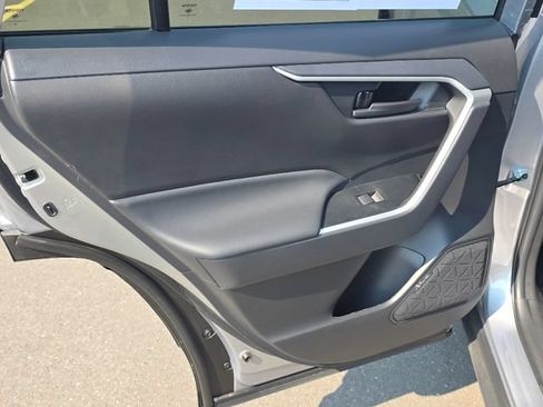 Used 2025 Toyota RAV4 LE AWD/4WD image 22