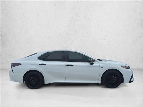 Used 2024 Toyota Camry SE FWD image 4