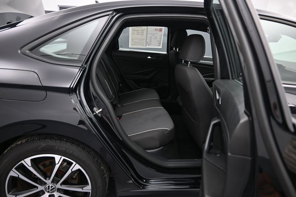 Used 2025 Volkswagen Jetta Sport FWD image 25