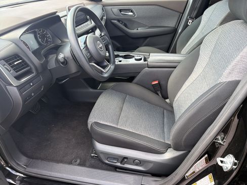 Used 2023 Nissan Rogue SV AWD/4WD image 19