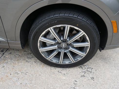 Used 2017 Audi Q7 3.0T Prestige AWD/4WD image 12