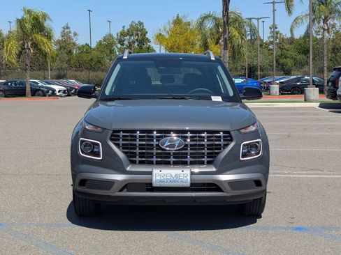 New 2025 Hyundai Venue Limited image 9